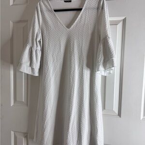 Gracyoga Women’s White Textured Dot Shift Dress with Bell Sleeves - Size Small